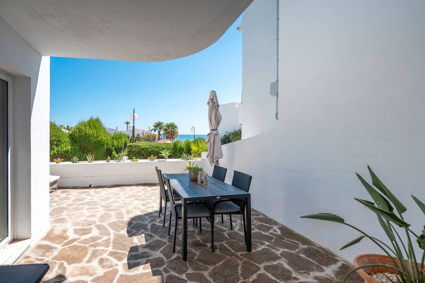 Casa vacanze Rocas del Mar con vista sul mare, piscina, giardino e Wi-Fi in La Cala de Mijas, Mijas