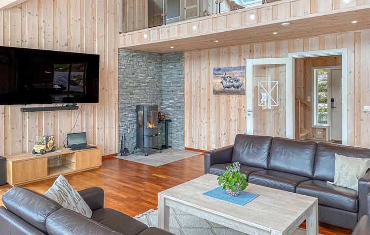Ferienhaus für 10 Personen mit Garten in Nesset, Nördliches Fjordnorwegen