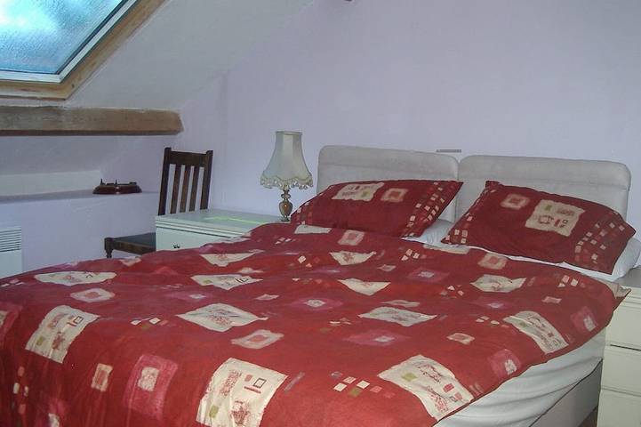 Freistehendes Ferienhaus mit beheiztem Pool in Paule, Guingamp Region