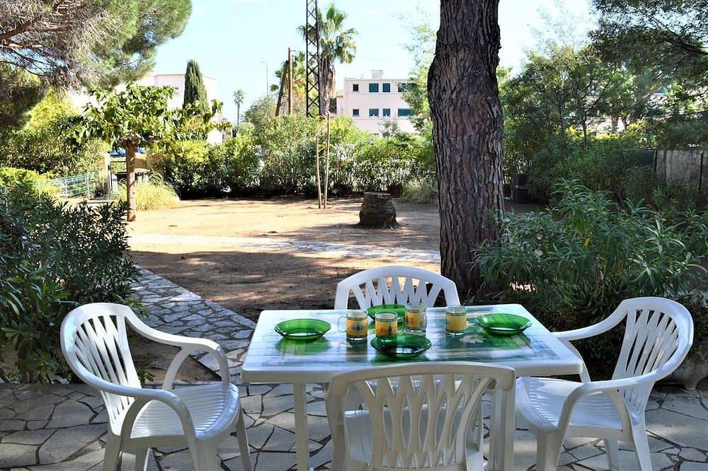 Ganze Wohnung, Appartement pour 4 avec jardin privé, proche plage et commerces - Cavalaire-sur-Mer in Villars-Colmars, Castellane und Umgebung