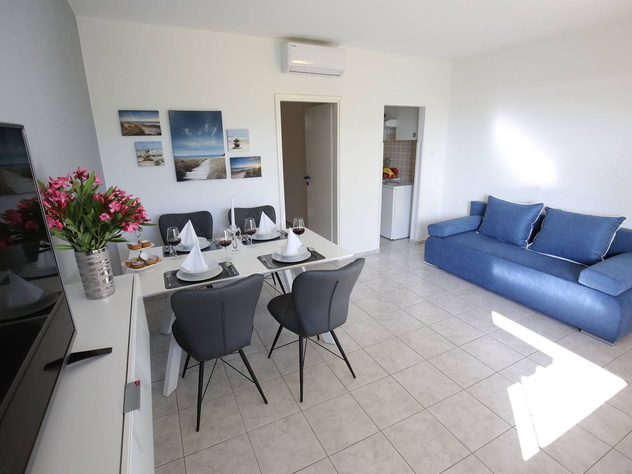 Modernes Ferienhaus mit Pool in Bibinje, Zadar