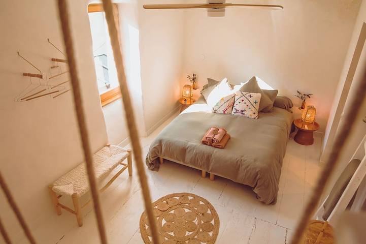 Location de vacances pour 2 personnes, avec terrasse à Génolhac