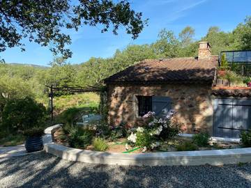 Gîte pour 7 personnes, avec jardin, animaux acceptés à Puget-sur-Argens