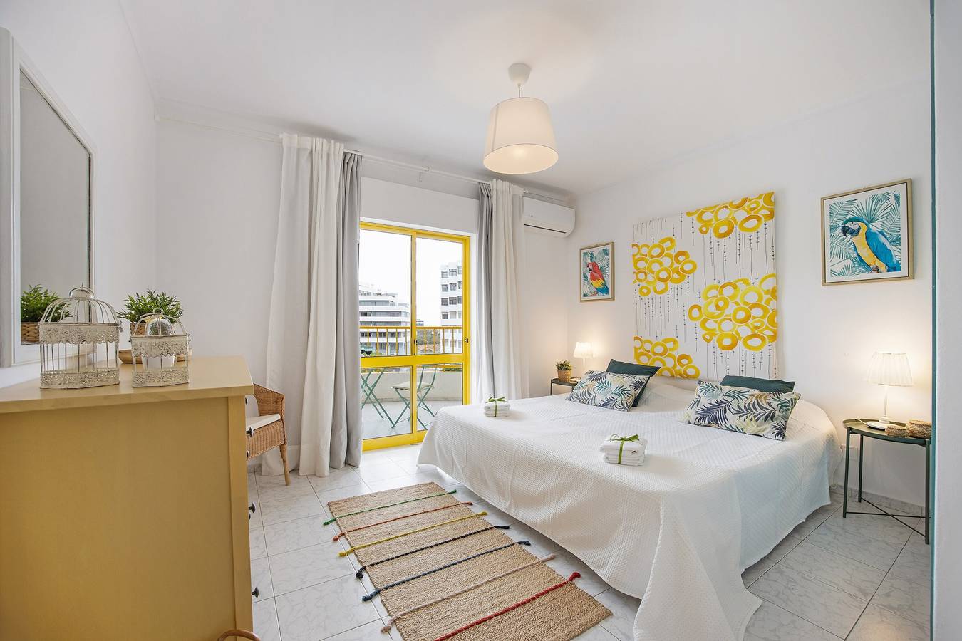 Entire apartment, Apartment "Casa Gaivota" with Shared Pool & Wi-Fi in Praia da Rocha, Portimão