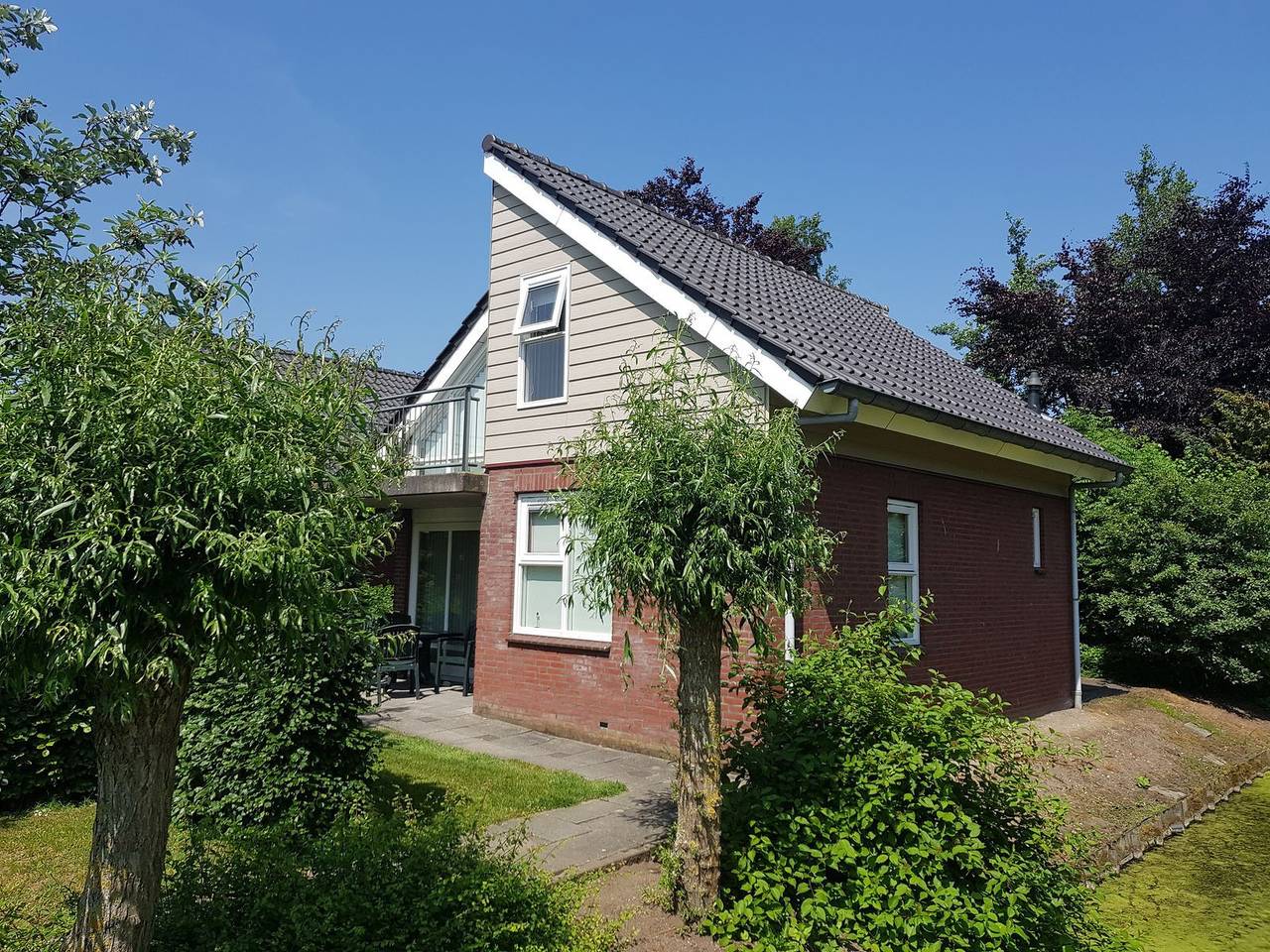 Komfortables 4-Personen Ferienhaus mit Balkon, Bad und Garten, in der Nähe von Leiden in Roelofarendsveen, Groene Hart