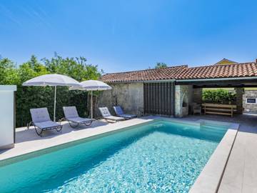 Ferienhaus für 6 Personen, mit Terrasse und Garten in Zentralistrien