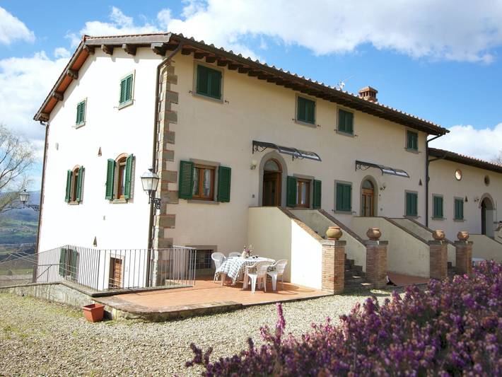 Gîte pour 4 personnes, avec terrasse et piscine à Poppi - 3
