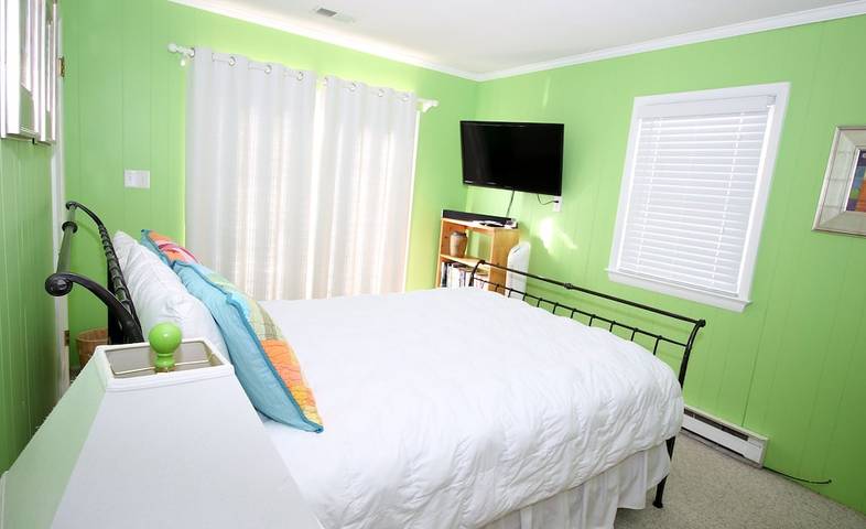 Vacation rental for 7 people, with balcony and yard in Kitty Hawk