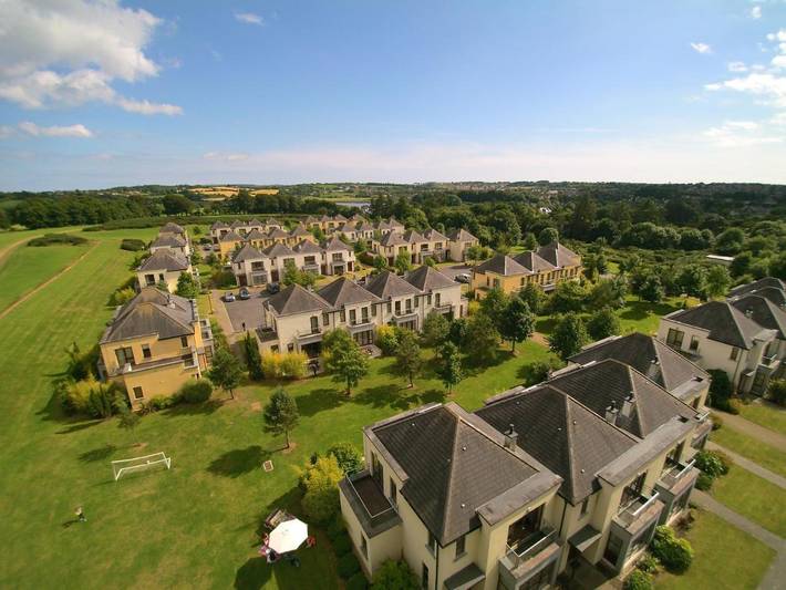 Location de vacances pour 6 personnes, avec Balcon et Terrasse ainsi que Jardin et Vue à Waterford (Irlande)