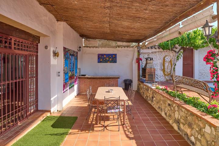 Geräumiges Cortijo in Lucena, Andalusien – 6 Schlafzimmer mit Bergblick in Lucena, Sierras Subbéticas