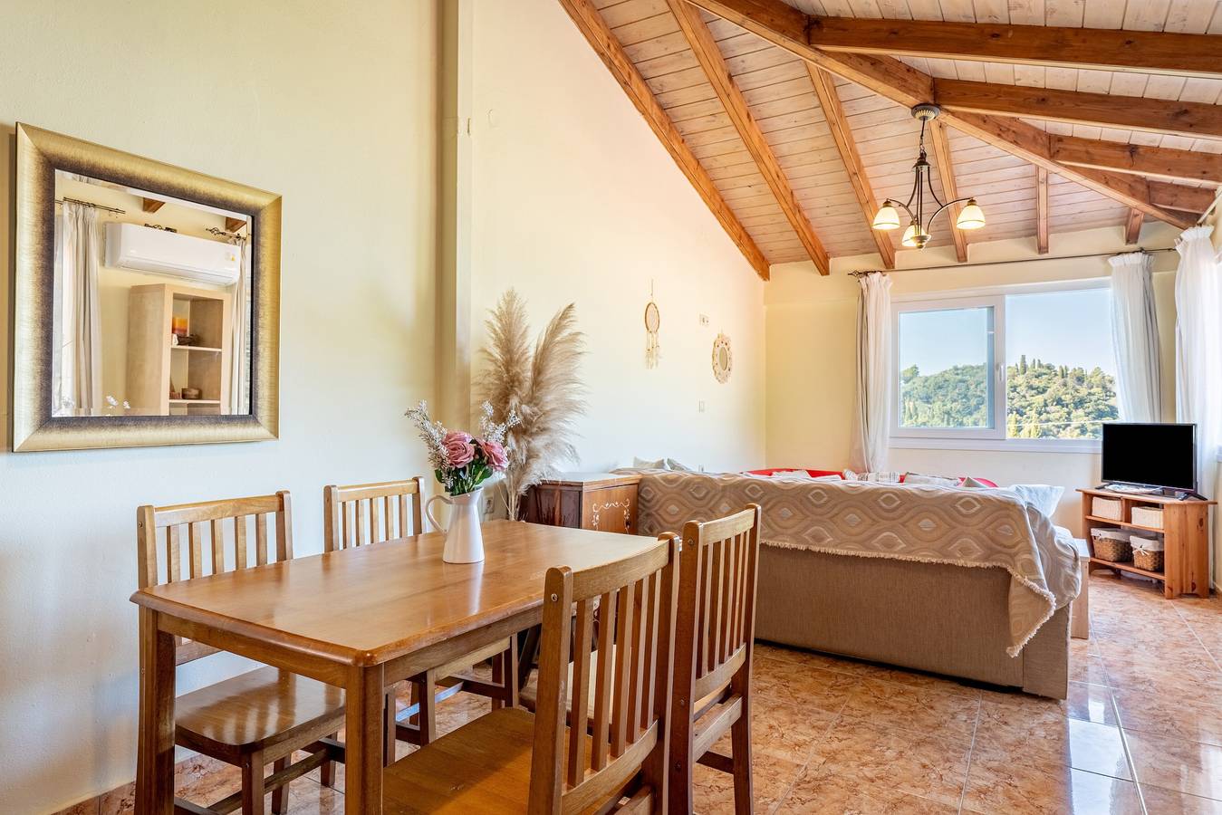 Entire apartment, Holiday Apartment "Arianna Grand" with Sea View, Shared Pool & Wi-Fi in Paleokastritsa, Corfu