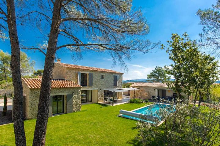 Villa pour 8 personnes, avec piscine ainsi que terrasse et jardin à Gordes - 2