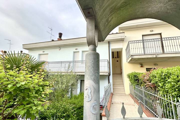 Ganze Wohnung, Ferienwohnung für 8 Personen mit Balkon/Terrasse in Castelfidardo, Ancona Provinz