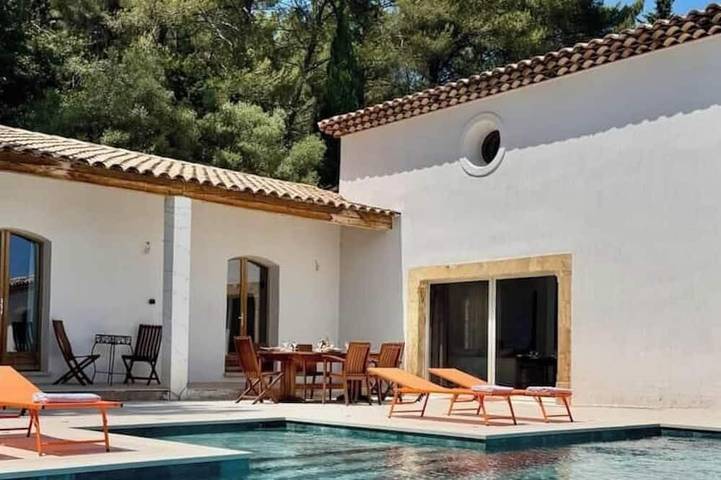 Location de vacances pour 10 personnes, avec Piscine à Solliès-Ville