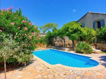 Gîte pour 6 personnes, avec jardin et terrasse à Grillon