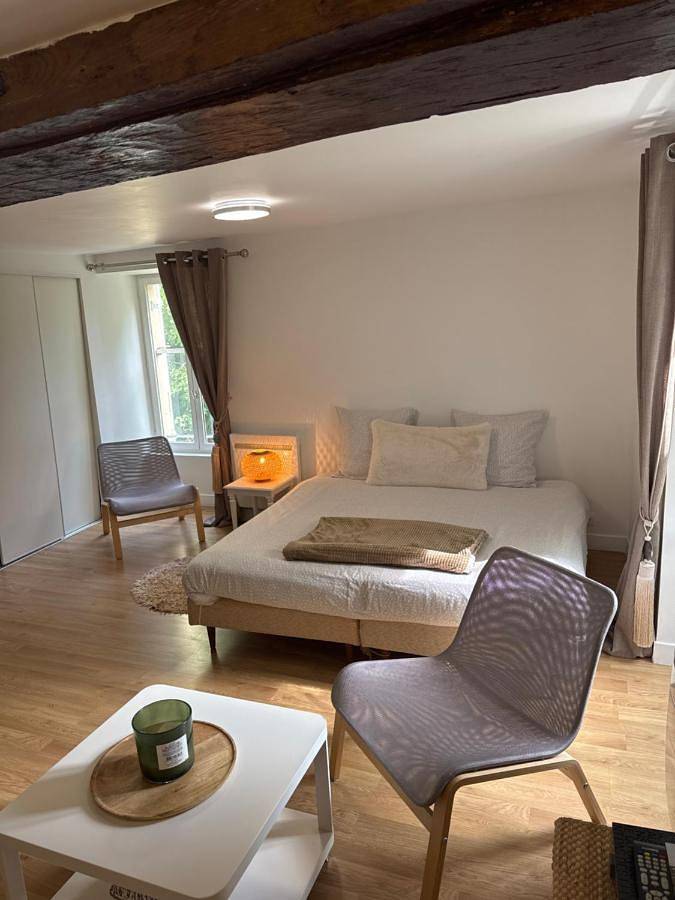 Gîte pour 2 personnes, avec Vue à Septeuil