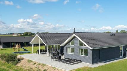 Ferienhaus für 18 Personen in Møn, Bild 1
