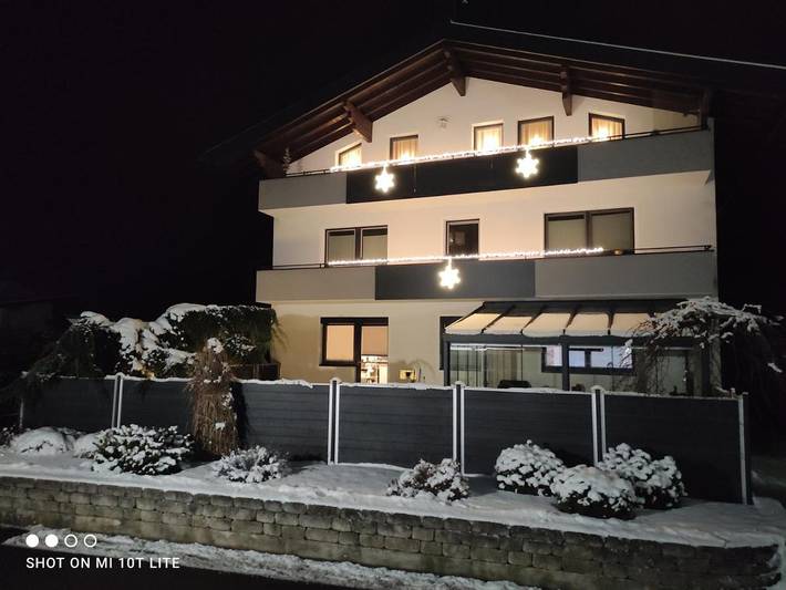Ferienwohnung für 5 Personen, mit Balkon und Garten sowie Ausblick in Imsterberg