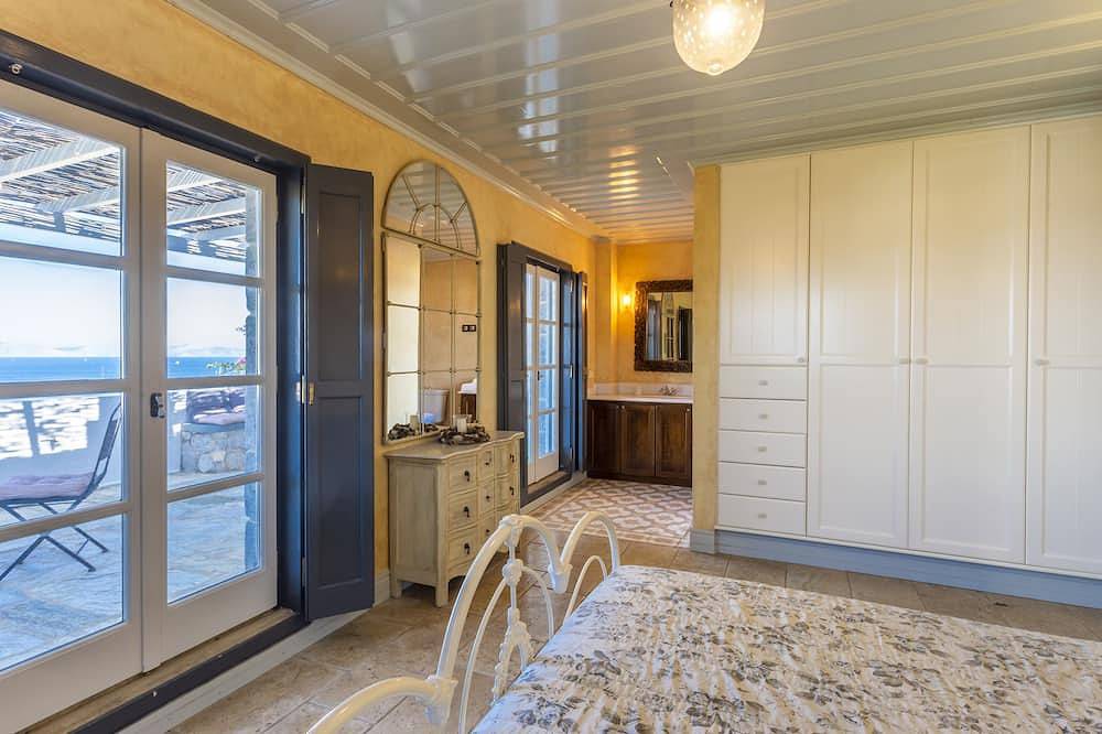 Spetses Villa Scirocco, Newly built villa w. private pool and panoramic sea view in Spetses City, Spetses