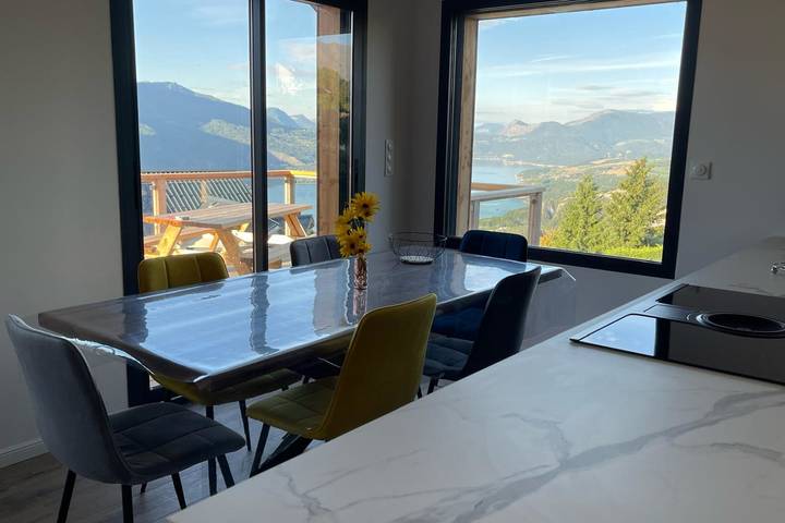 Location de vacances pour 8 personnes, avec Balcon ainsi que Terrasse et Jardin dans Lac de Serre-Ponçon - 3
