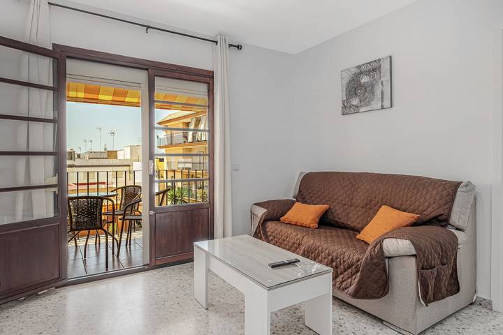 Entire apartment, Chipiona Centro y Playa Apartment with Private Terrace, Balcony, and Wi-Fi in Chipiona, Costa de la Luz