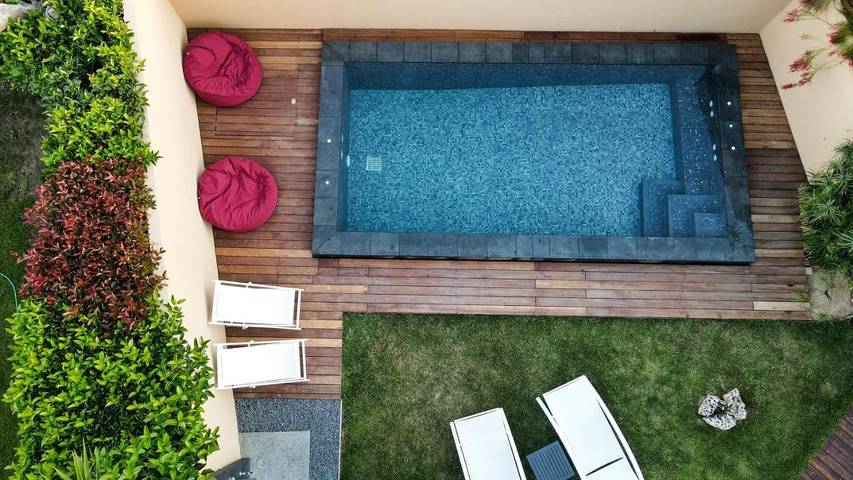 Ferienhaus für 4 Personen, mit Balkon und Terrasse sowie Garten und Pool in Anavyssos