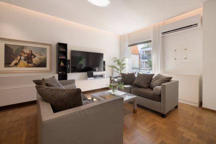 Entire apartment, Nikita 1 3rd·Signature Athenian Residence in Central Section of Athens, Athens