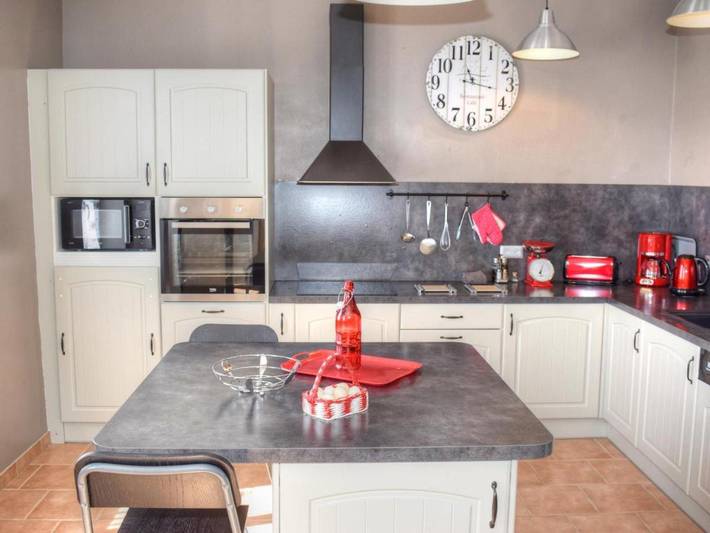 Location de vacances pour 7 personnes, avec terrasse et jardin à Sennevières - 4