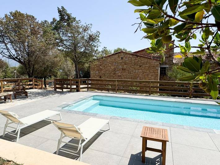 Villa pour 10 personnes, avec Terrasse ainsi que Jardin et Piscine