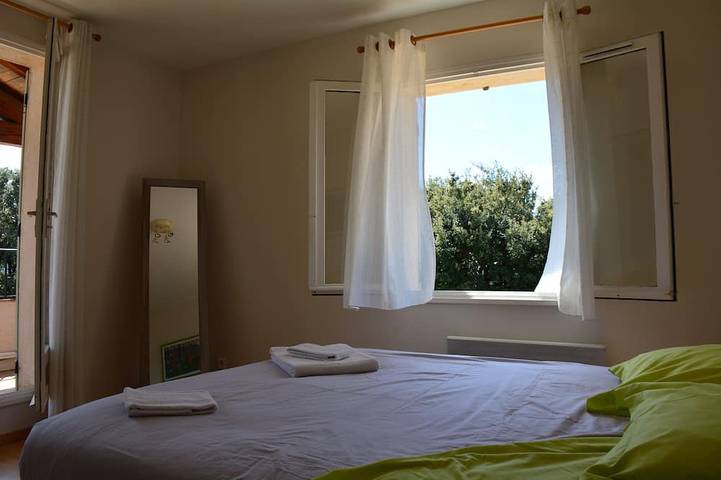 Villa à proximité d'Avignon, tout confort, jardin, piscine in Villeneuve-lès-Avignon, Région de Nîmes