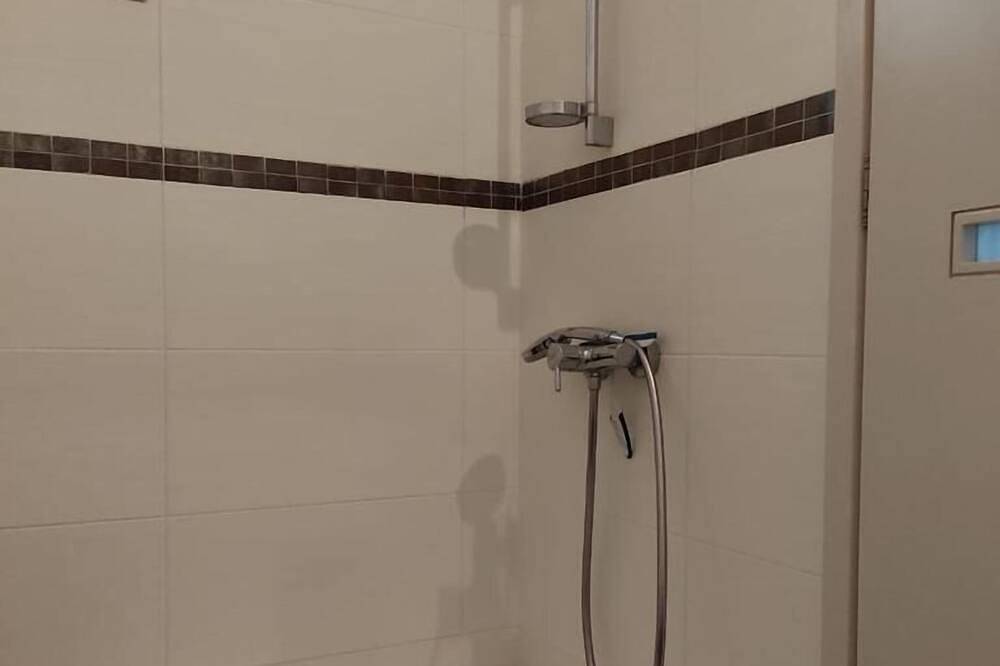 Andreas House,  185 qm  plus Garage , mit Meerblick in Lesbos