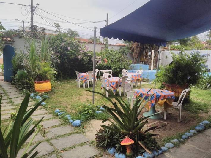 Casas e apartamentos de temporada para 2 pessoas, com jardim e piscina e ainda vista, com animais de estimação em Maricá