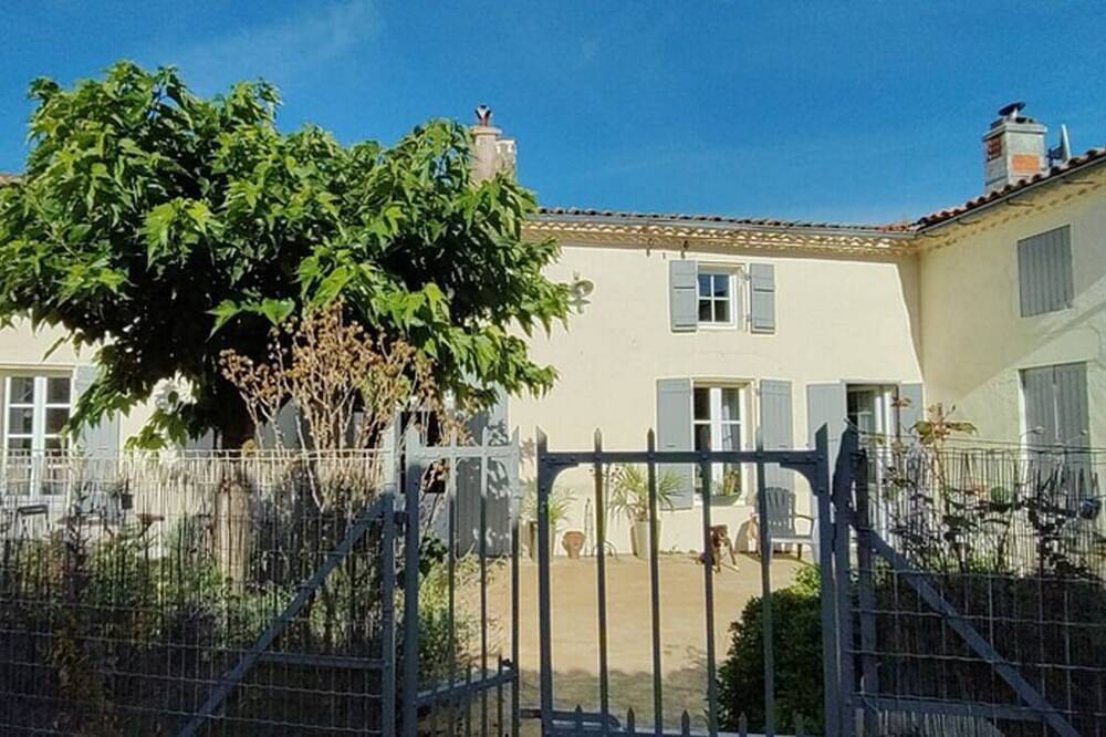 Le Charme Charentais near Talmont sur Gironde Royan Saintes in Saint-André-de-Lidon, Saintes und Umgebung