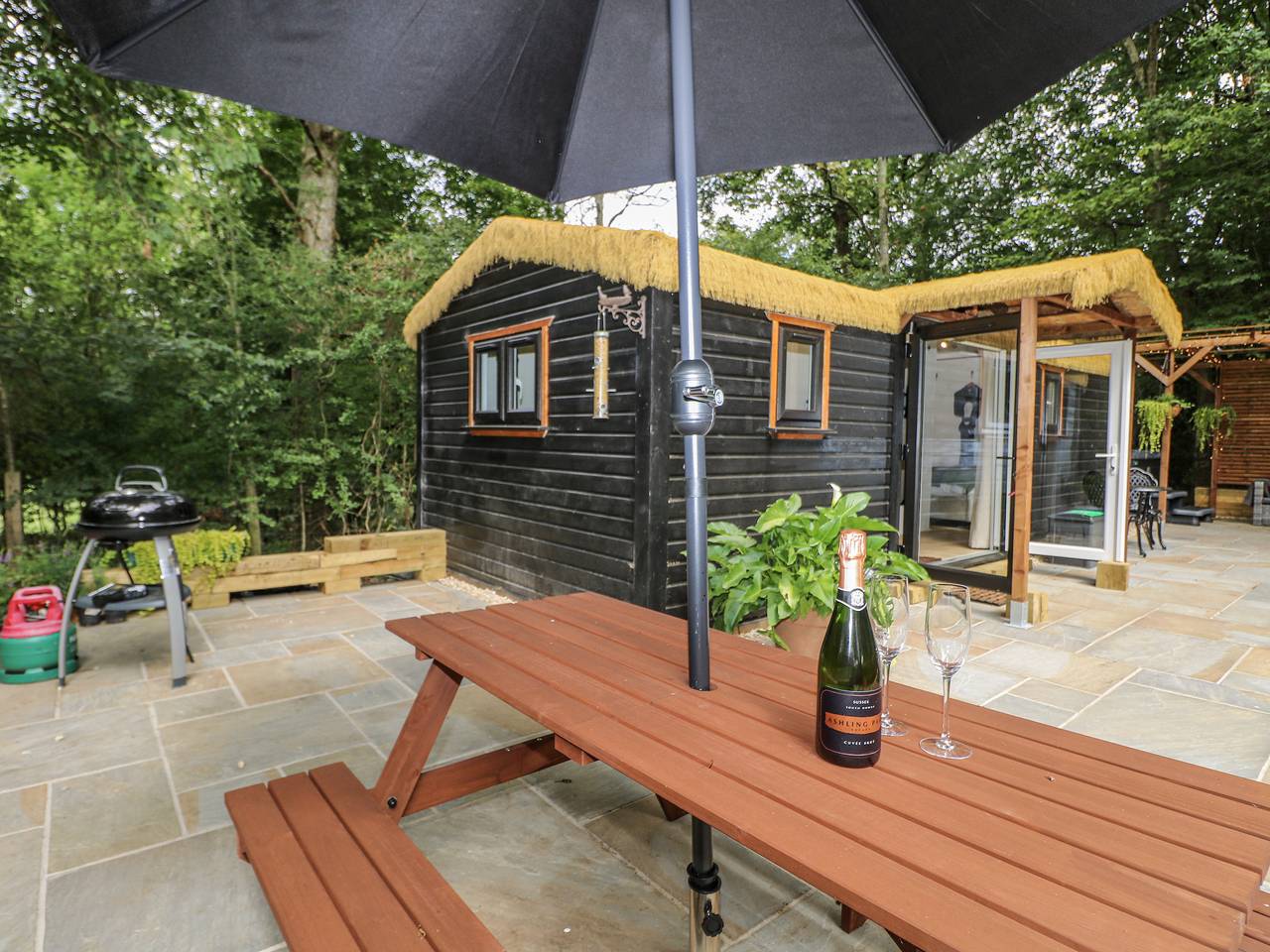 Charltons Hollow Cabin in Cowfold, Sussex Occidental