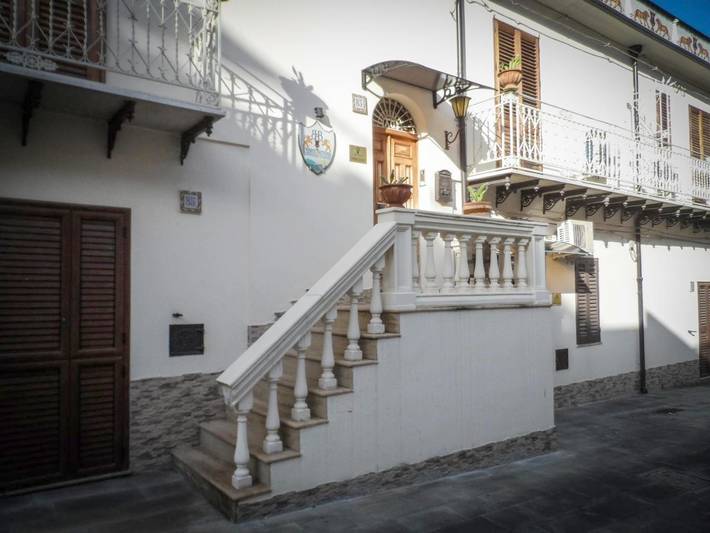 B&b per 2 persone, con Balcone e Terrazza nonché Panorama a Santo Stefano di Camastra