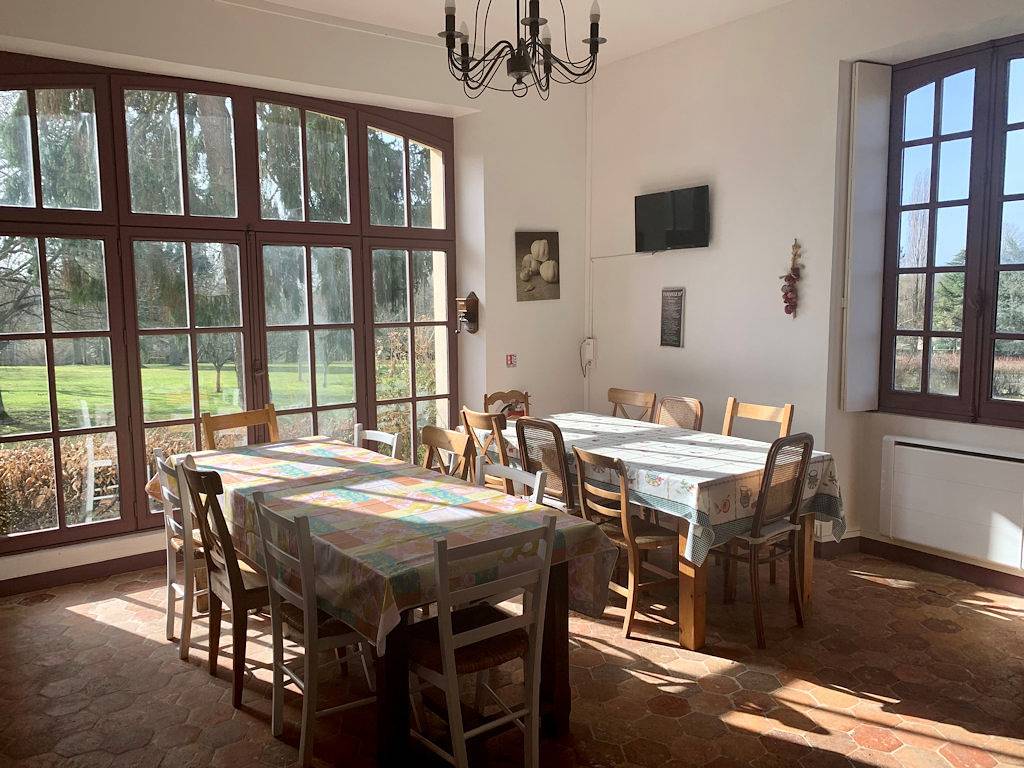 Auberge collective, Séjour familial au calme in Saints, Seine-et-Marne