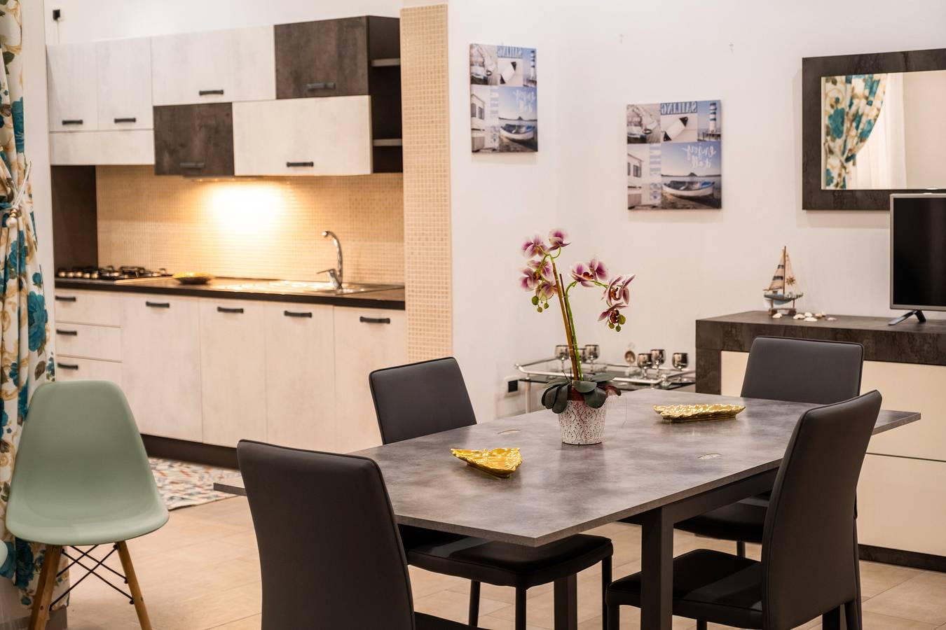 Ferienhaus 'The Gold Escape' mit privater Terrasse, privatem Garten und Klimaanlage in Porto Cesareo, Golf von Tarent