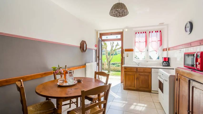Location de vacances pour 5 personnes, avec terrasse et piscine à Loubejac - 3
