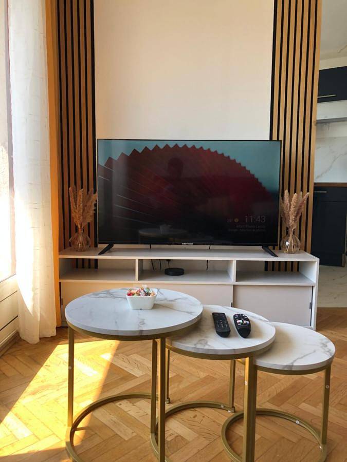 Appartement entier, Two-Bedroom Apartment in Marseille, Région de Marseille
