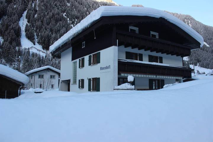 Gîte pour 6 personnes, avec vue ainsi que sauna et jardin, adapté aux familles dans Partenen - 2