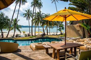 Station pour 10 personnes, avec bassin pour enfant et jardin ainsi que piscine et terrasse dans Koh Kood