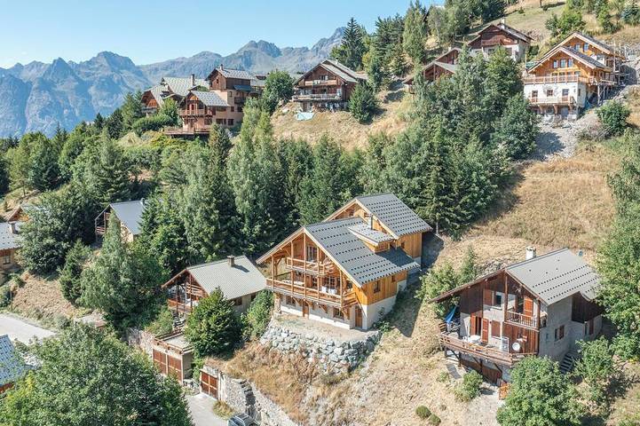 Chalet pour 18 personnes, avec jardin et jacuzzi à Villard-Reculas
