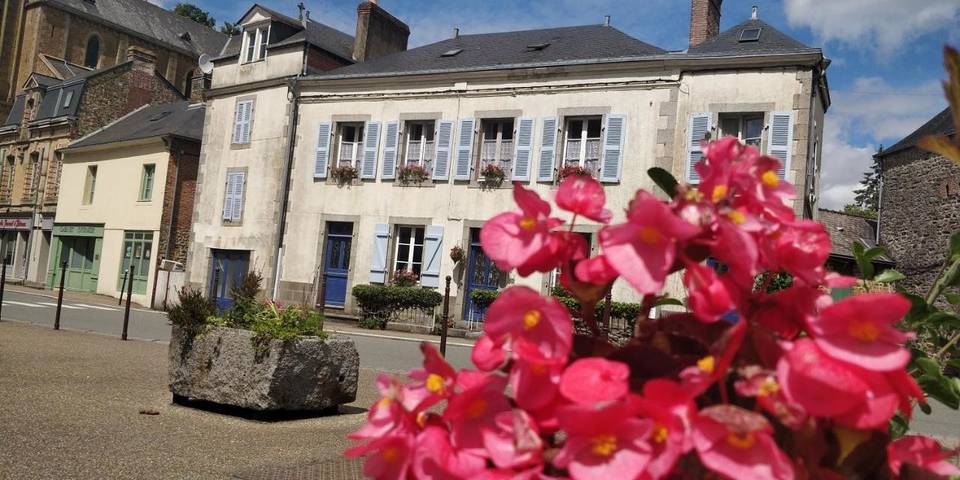 Chambre d’hôte pour 2 personnes, avec vue et terrasse, animaux acceptés à Chailland