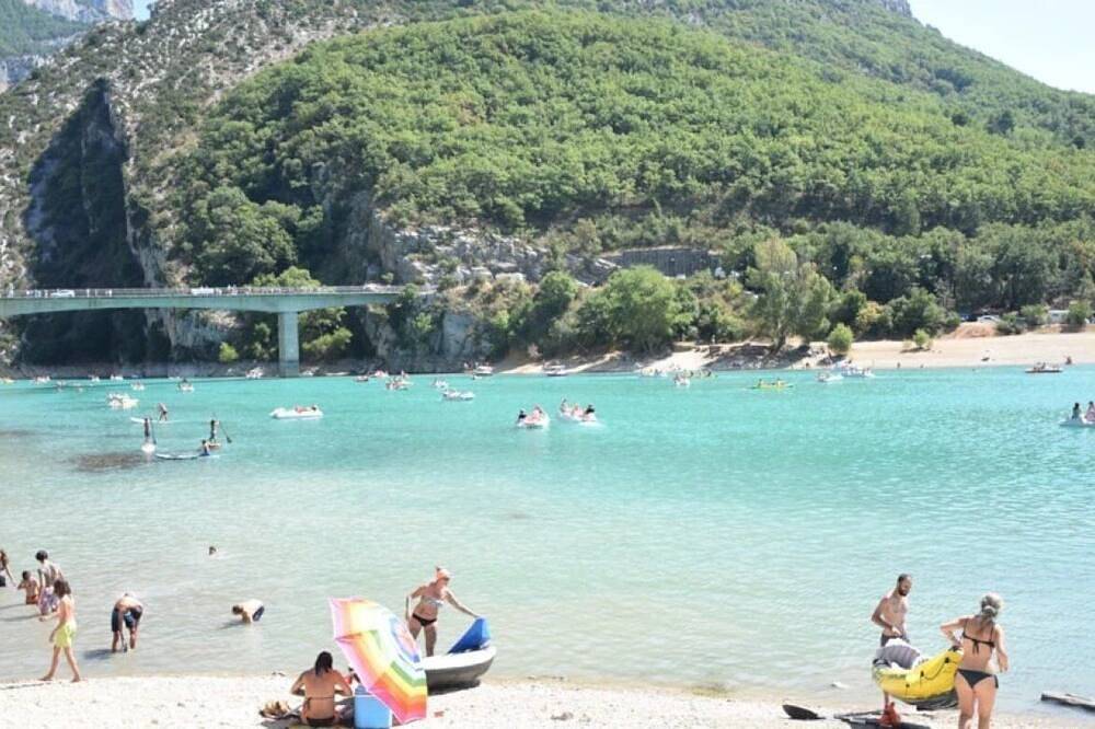 Zecamping 3 étoiles - animaux acceptés mobil-home Tv 17m2 in Moustiers-Sainte-Marie, Verdon Regional Natural Park
