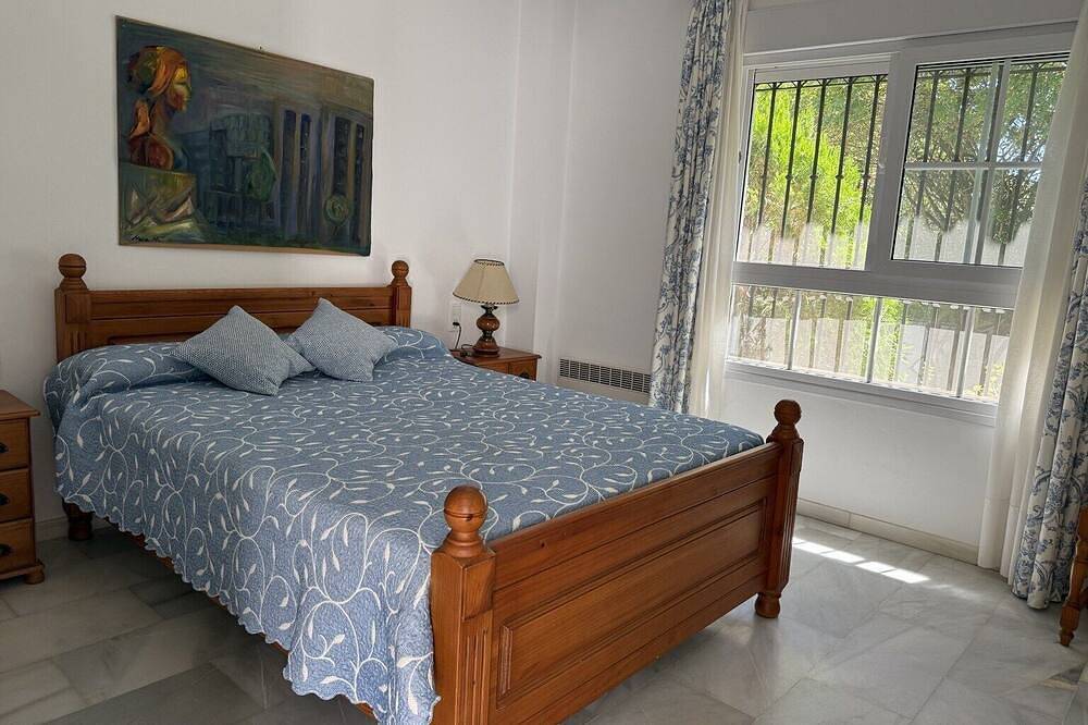 Villa mit 5 Schlafzimmern, privatem Pool, 850 m vom Strand entfernt, neben dem Golfplatz in Playa Nueva Umbría, El Portil