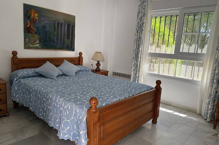 Villa mit 5 Schlafzimmern, privatem Pool, 850 m vom Strand entfernt, neben dem Golfplatz in El Portil, Cartaya
