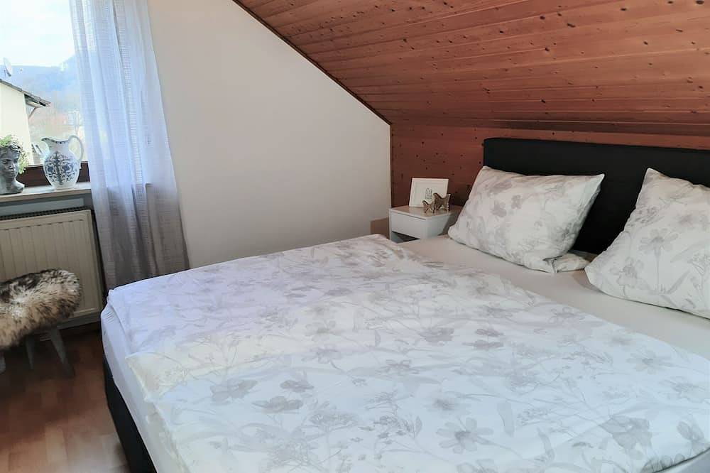 Ganze Wohnung, Wohnromantik auf 84qm mit Panoramablick über die Fränkische Schweiz in Ebermannstadt, Fränkische Schweiz