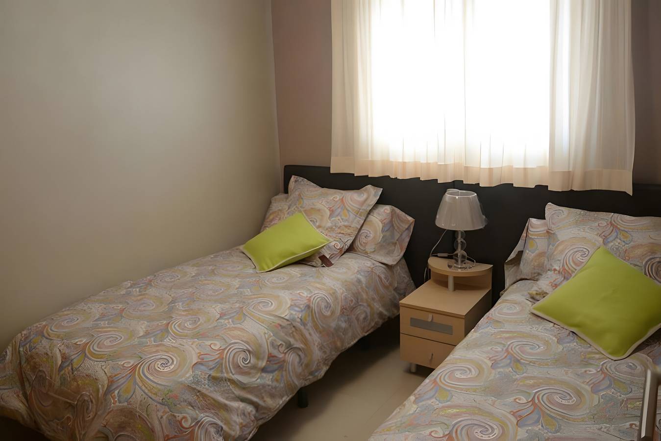 Apartamento entero, Apartamento 'Marinador Josmar' con vistas al mar, piscina compartida y aire acondicionado in Marina d'Or, Oropesa del Mar