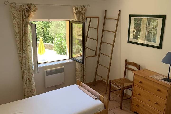 Location de vacances pour 7 personnes, avec terrasse et jardin à Claviers - 4