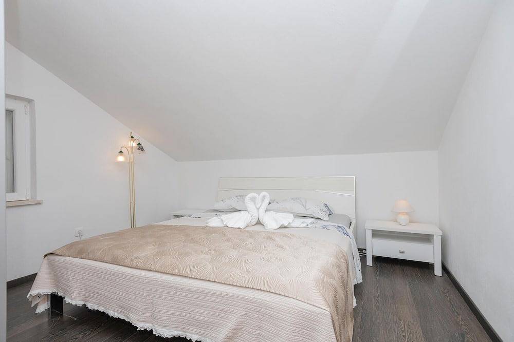 Entire apartment, Cozy apartment in Pucisca with Wifi in Pucisca, Brac